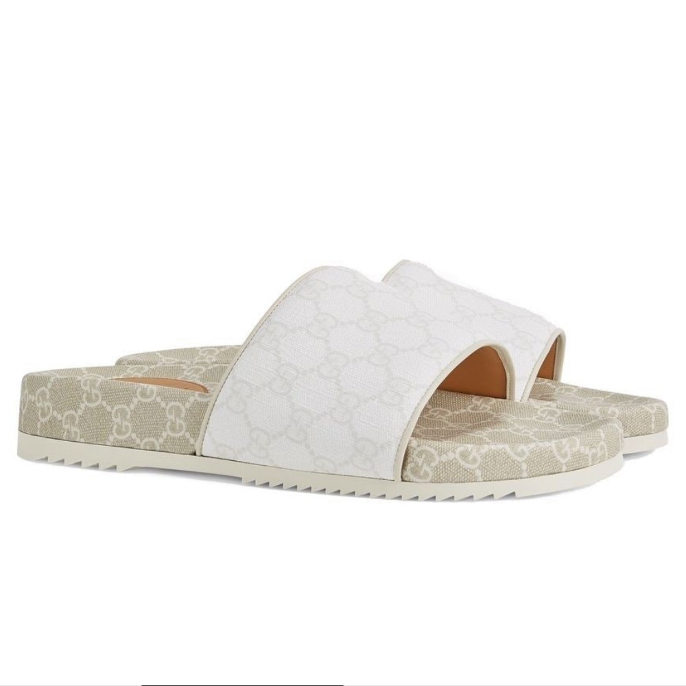 GUCCI GG Supreme Canvas Slides
